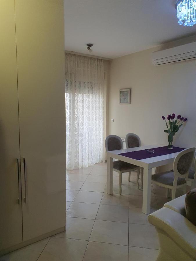 Apartments Soleado Pancevo Bagian luar foto