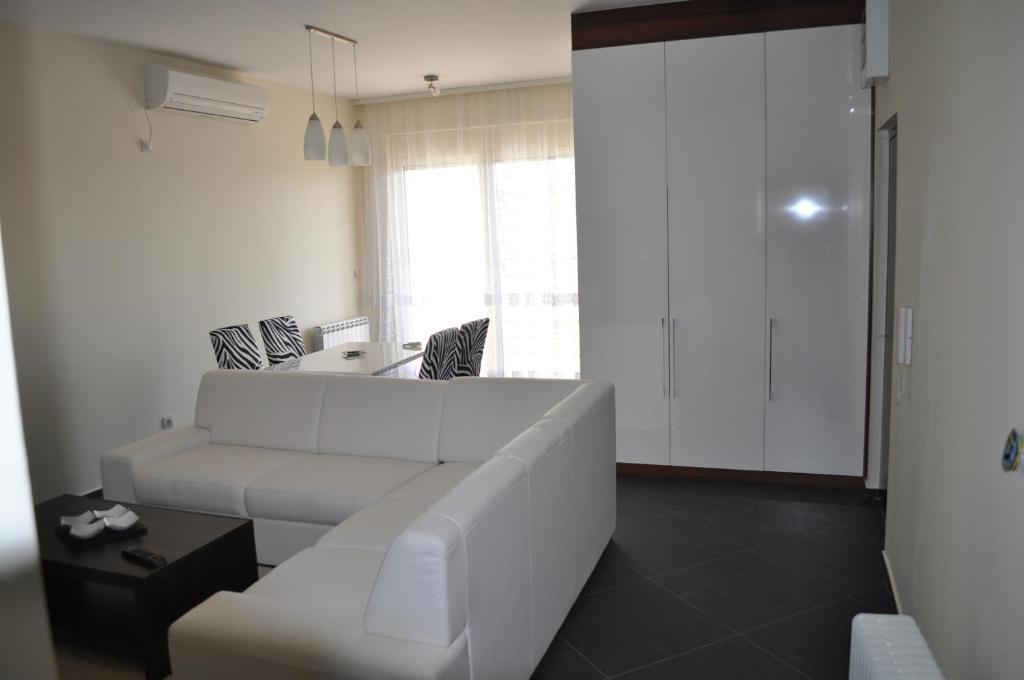 Apartments Soleado Pancevo Bagian luar foto