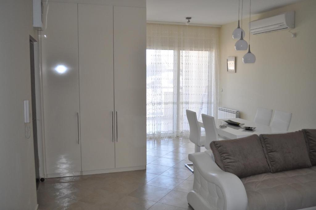 Apartments Soleado Pancevo Bagian luar foto